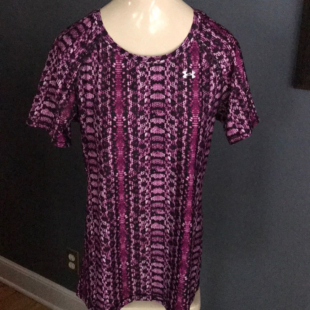 Under Armour fuschia/pink/black shirt sleeve tee S
